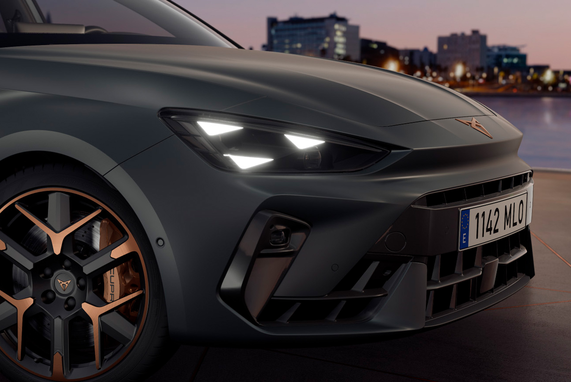 new cupra leon 2024 phev car technology, matrix led headlights, forged wheels with copper accents and brembo brakes
